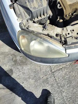 Foto de FARO DERECHO OPEL CORSA C 1.2 16V CAT (Z 12 XE / LW4) (75 CV / 55 KW) referencia 93185147 foto 2