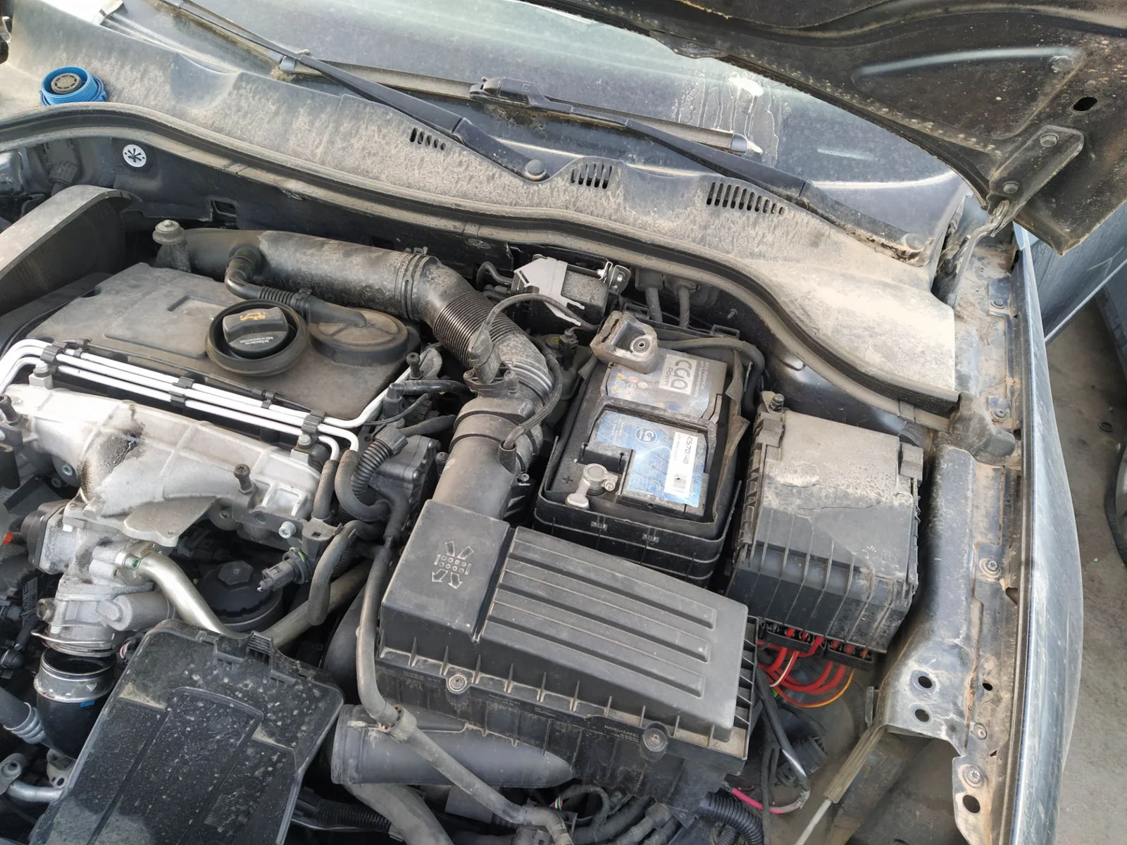 Foto de CONDENSADOR / RADIADOR AIRE ACONDICIONADO VOLKSWAGEN PASSAT VARIANT (3C5) 2.0 TDI DPF (170 CV / 125 KW) referencia 3C0820411G