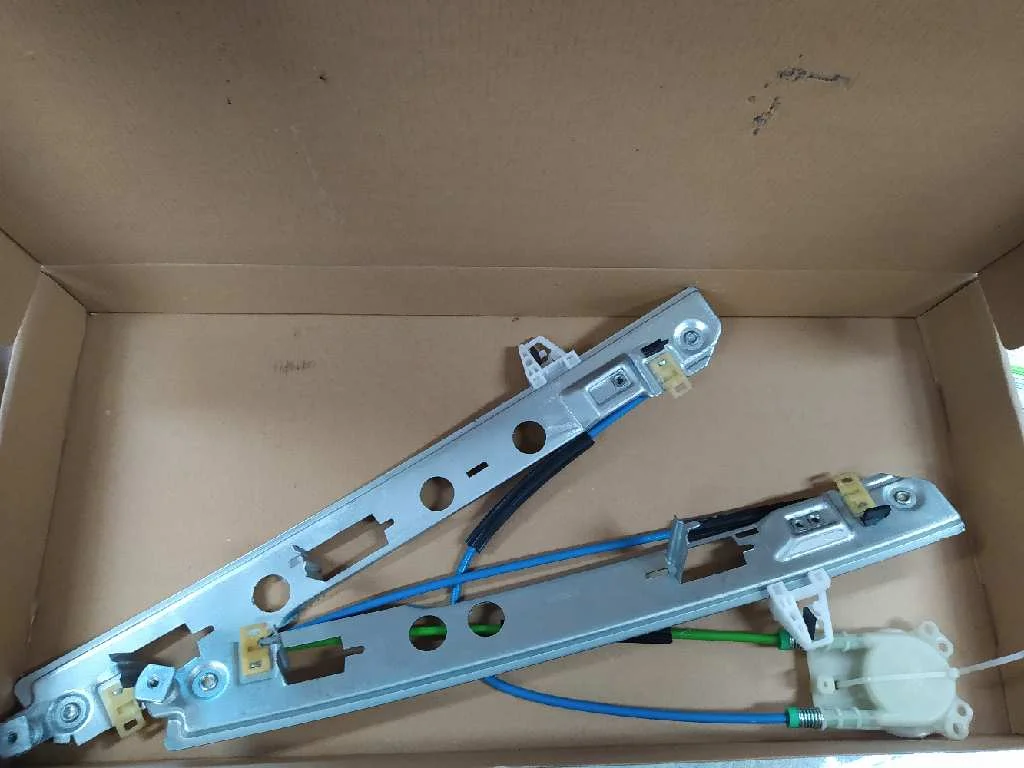Foto de ELEVALUNAS DELANTERO IZQUIERDO RENAULT MEGANE II BERLINA 5P referencia 8200325136