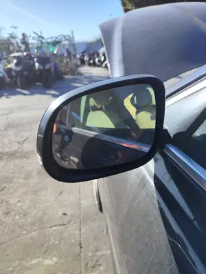 Foto de RETROVISOR IZQUIERDO JAGUAR XE 2.0  Turbo CAT (200 CV / 147 KW)