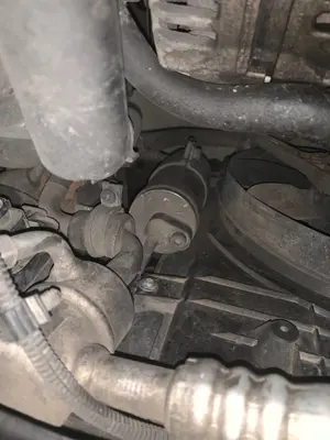 Foto de CONDENSADOR / RADIADOR AIRE ACONDICIONADO AUDI A3 (8L) 1.9 TDI (110 CV / 81 KW) referencia 1J0820413N foto 4