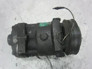Foto de COMPRESOR AIRE ACONDICIONADO RENAULT LAGUNA (B56) referencia 77008619716 foto 8