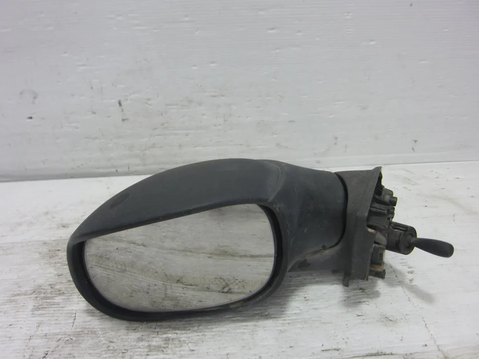 Foto de RETROVISOR IZQUIERDO CITROEN C3 1.4 HDi (68 CV / 50 KW) referencia 800933
