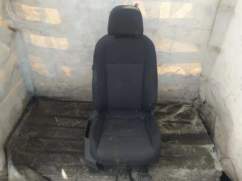 Foto de ASIENTO DELANTERO DERECHO VOLKSWAGEN GOLF VII BERLINA (BQ1/BE2) 1.6 TDI (116 CV / 85 KW)