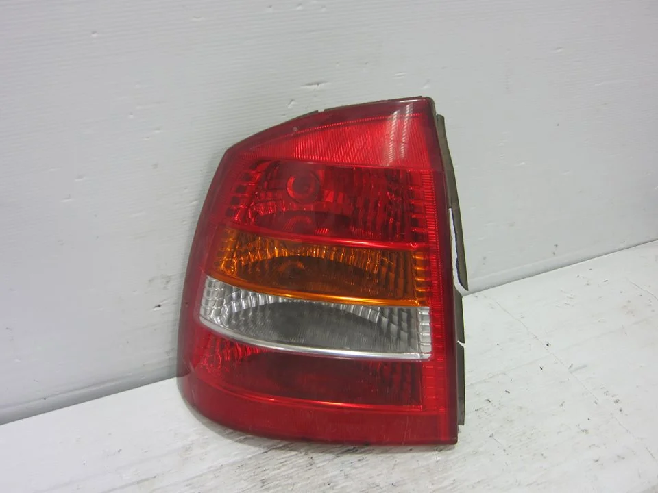 Foto de PILOTO TRASERO IZQUIERDO OPEL ASTRA G COUPE 1.8 16V (125 CV / 92 KW) referencia 29059010