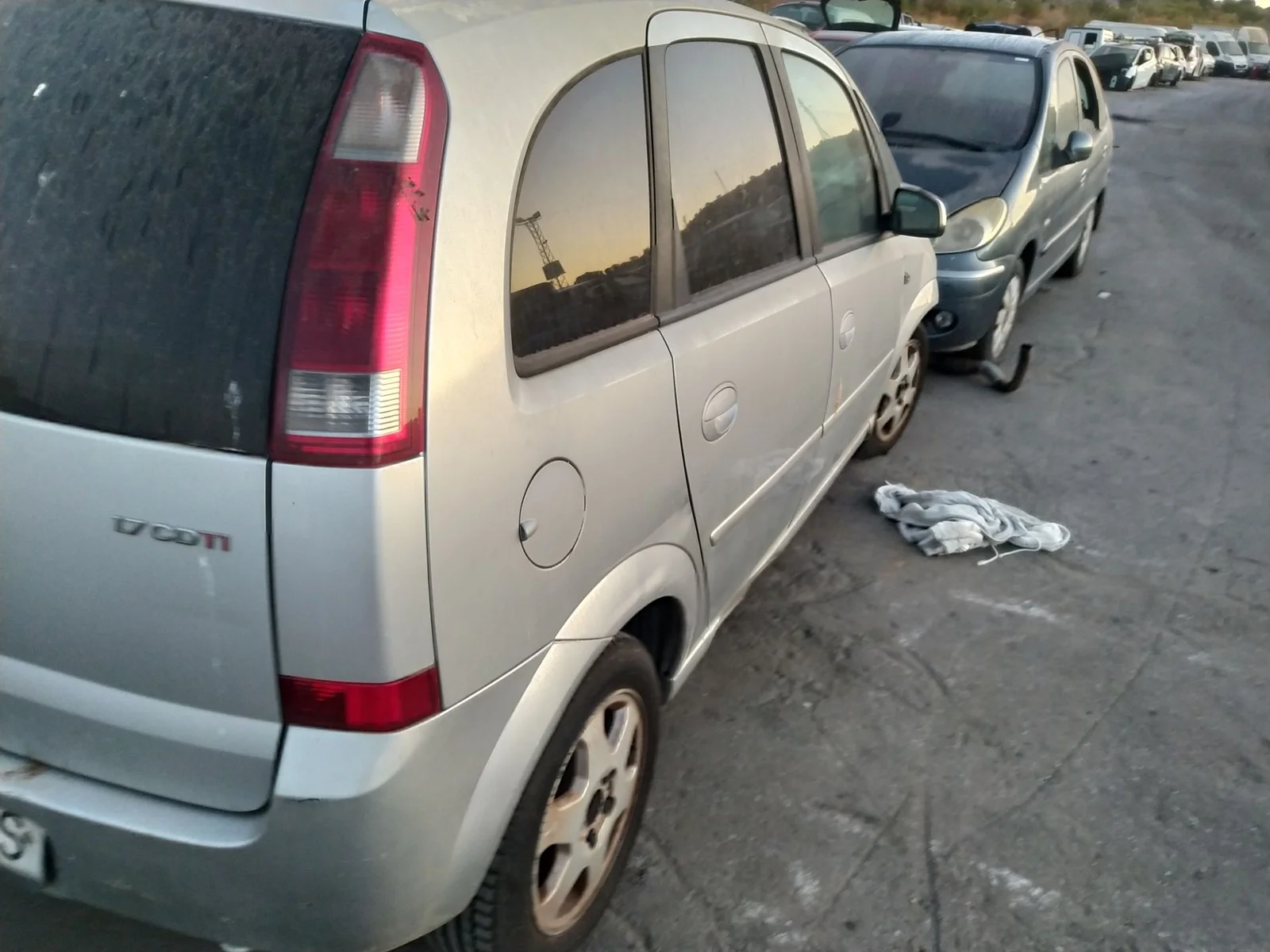 Foto de PILOTO TRASERO DERECHO OPEL MERIVA 1.7 16V CDTI (101 CV / 74 KW) referencia 93184713