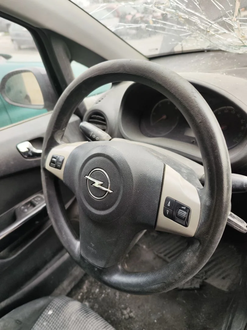 Foto de VOLANTE OPEL CORSA D 1.3 16V CDTI (75 CV / 55 KW) referencia 13155558