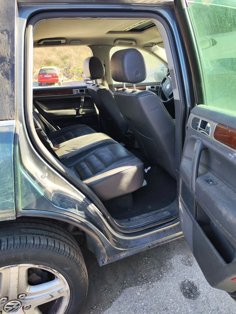 Foto de GOMAS CONTORNO PUERTA VOLKSWAGEN TOUAREG (7L6) 4.2 V8 32V FSI (350 CV / 257 KW)
