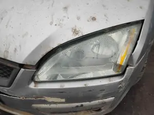 Foto de FARO IZQUIERDO FORD FOCUS BERLINA (CAP) 1.8 TDCi Turbodiesel CAT (116 CV / 85 KW) referencia 1347463