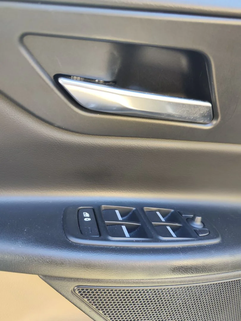 Foto de MANETA INTERIOR DELANTERA IZQUIERDA JAGUAR XE 2.0 Turbo CAT (200 CV / 147 KW)