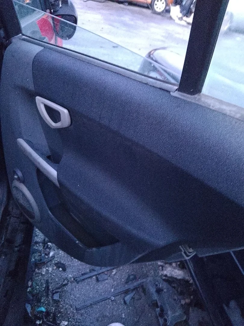 Foto de GUARNECIDO PUERTA TRASERA DERECHA SMART FORFOUR 1.5 CDI CAT (68 CV / 50 KW)