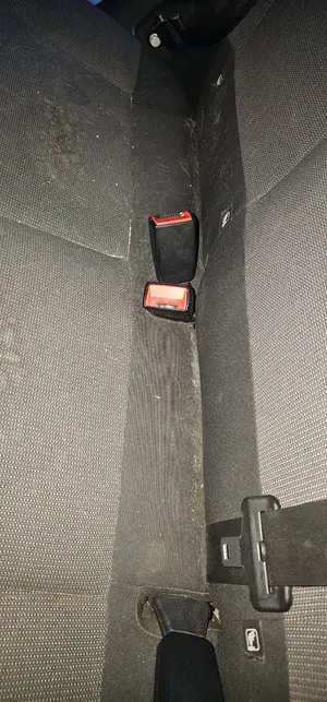 Foto de ENGANCHE CINTURON TRASERO DERECHO CITROEN C4 CACTUS 1.2 12V VTi (82 CV / 60 KW)