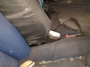 Foto de ENGANCHE CINTURON DELANTERO IZQUIERDO PEUGEOT EXPERT FURGÓN COMFORT (1995)