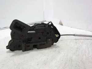 Foto de CERRADURA PUERTA DELANTERA IZQUIERDA SKODA SUPERB COMBI (3V5) 2.0 TDI (190 CV / 140 KW) referencia B5A5TB837015A
