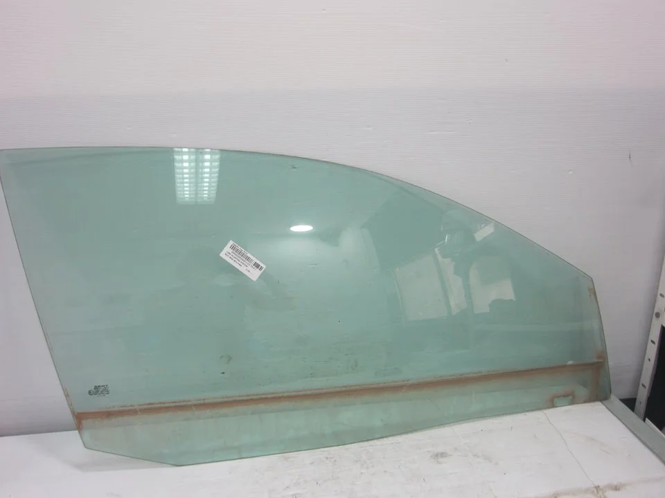 Foto de LUNA DELANTERA DERECHA SEAT IBIZA (6L1) 1.4 16V (86 CV / 63 KW) referencia 43R001142