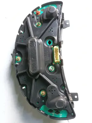 Foto de CUADRO INSTRUMENTOS OPEL CORSA C 1.3 16V CDTI CAT (Z 13 DT / LN9) (69 CV / 51 KW) referencia 93179401 foto 2