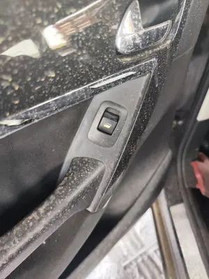 Foto de MANDO ELEVALUNAS TRASERO IZQUIERDO CITROEN GRAND C4 PICASSO 1.6 16V HDi FAP (109 CV / 80 KW)