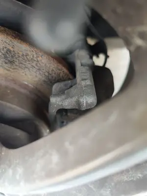 Foto de PINZA DE FRENO TRASERA IZQUIERDA CITROEN GRAND C4 PICASSO 1.6 16V HDi FAP (109 CV / 80 KW) referencia 4401Q4