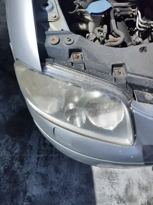 Foto de FARO DERECHO VOLKSWAGEN TOURAN (1T1) 1.9 TDI (105 CV / 77 KW) foto 2