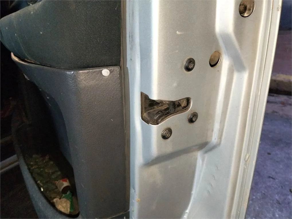 Foto de CERRADURA PUERTA DELANTERA DERECHA SEAT ALHAMBRA (7V9)