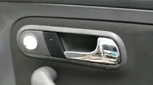 Foto de MANETA INTERIOR DELANTERA DERECHA SEAT IBIZA (6L1) 1.9 TDI (101 CV / 74 KW) referencia 6L0837114