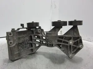 Foto de SOPORTE ALTERNADOR MERCEDES-BENZ CLASE A (BM 169) referencia A6402021040