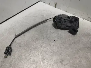 Foto de CERRADURA PUERTA TRASERA IZQUIERDA VOLKSWAGEN GOLF VII BERLINA (BQ1/BE2) 1.6 TDI (116 CV / 85 KW) referencia LH45370180 foto 3