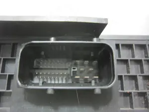 Foto de MODULO ELECTRONICO AUDI A6 BERLINA (4F2) 2.0 TDI (140 CV / 103 KW) referencia 4F0907280 foto 4