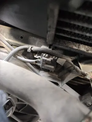 Foto de ELECTROVENTILADOR RADIADOR AIRE ACONDICIONADO FORD FOCUS FAMILIAR (CAK) 1.8 TDCi Turbodiesel CAT (116 CV / 85 KW)