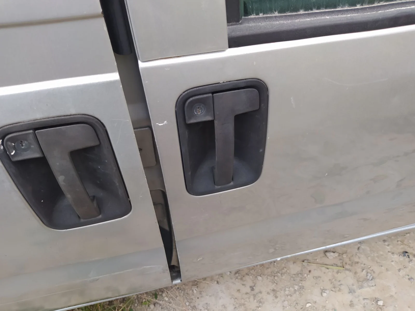 Foto de MANETA EXTERIOR DELANTERA DERECHA PEUGEOT EXPERT FURGÓN COMFORT (1995) 2.0 HDi (109 CV / 80 KW)