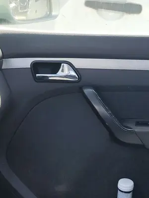 Foto de MANETA INTERIOR DELANTERA DERECHA VOLKSWAGEN TOURAN (1T1) 1.9 TDI (105 CV / 77 KW)