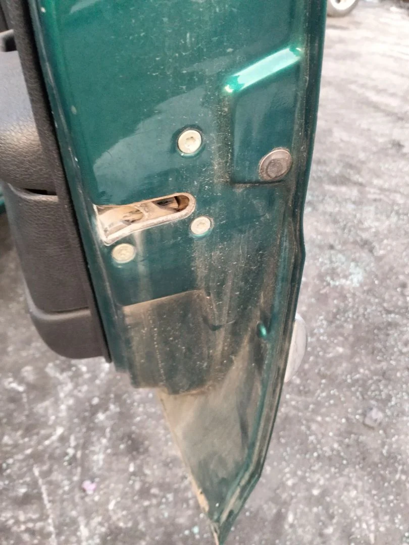 Foto de CERRADURA PUERTA DELANTERA DERECHA PEUGEOT 106 (S2) 1.1 (60 CV / 44 KW)