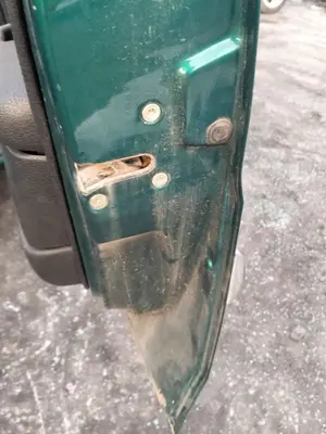 Foto de CERRADURA PUERTA DELANTERA DERECHA PEUGEOT 106 (S2) 1.1  (60 CV / 44 KW)