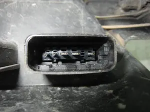 Foto de FARO IZQUIERDO RENAULT LAGUNA III BERLINA 2.0 dCi Diesel CAT (131 CV / 96 KW) referencia 89074183 foto 3