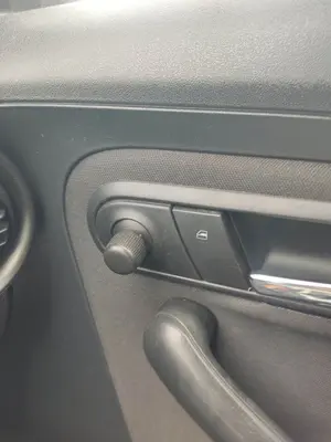 Foto de MANDO ELEVALUNAS DELANTERO DERECHO SEAT IBIZA (6L1) 1.9 TDI (101 CV / 74 KW)