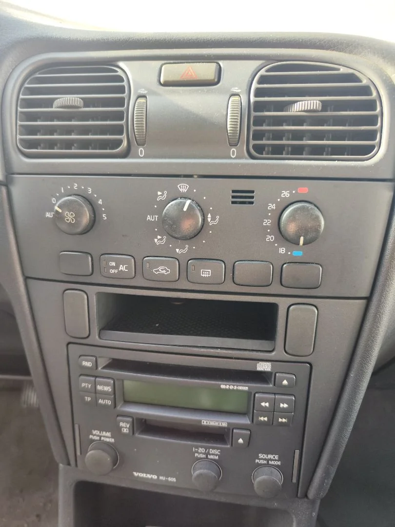 Foto de MANDO CALEFACCION / AIRE ACONDICIONADO VOLVO S40 BERLINA 1.9 Diesel CAT (116 CV / 85 KW)