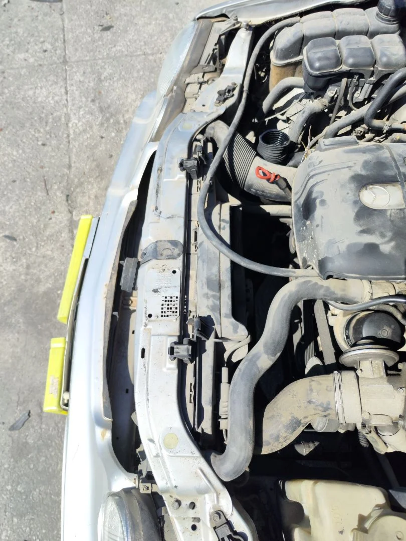 Foto de PANEL FRONTAL MERCEDES-BENZ CLASE E (BM 210) BERLINA 2.2 CDI CAT (143 CV / 105 KW)