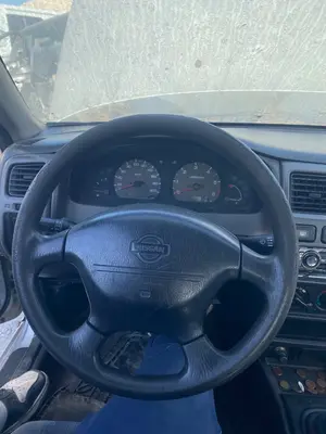Foto de VOLANTE NISSAN ALMERA (N15) 2.0 Diesel (75 CV / 55 KW)