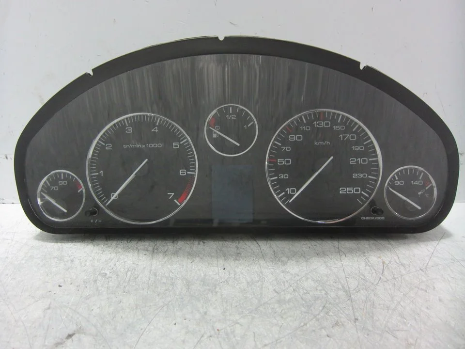 Foto de CUADRO INSTRUMENTOS PEUGEOT 407 2.0 16V CAT (136 CV / 100 KW) referencia 9658138080