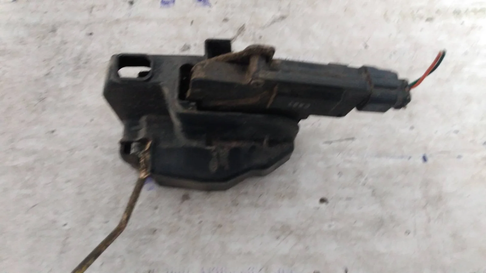 Foto de CERRADURA PUERTA DELANTERA DERECHA KIA PICANTO (SA) referencia 8132007020HU