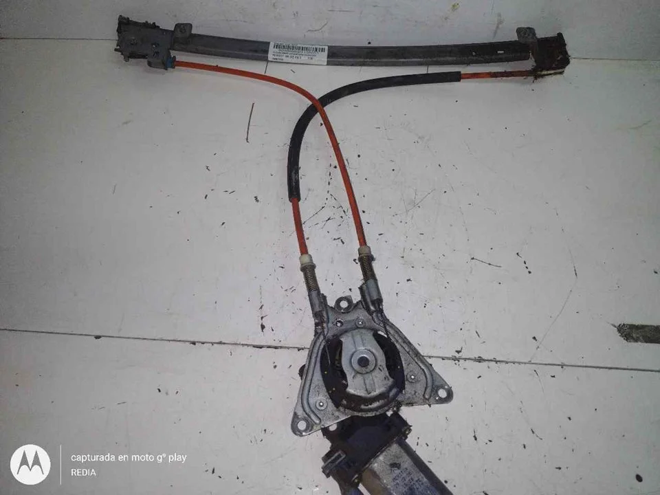 Foto de ELEVALUNAS DELANTERO DERECHO PEUGEOT 106 (S2) 1.5 Diesel CAT (TUD5 / VJX) (57 CV / 42 KW) referencia 400672T5