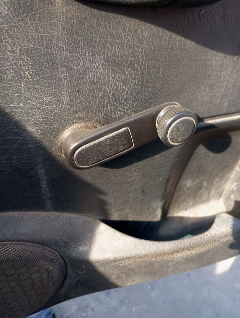 Foto de MANETA ELEVALUNAS DELANTERA DERECHA CITROEN BERLINGO 1.9 Diesel (69 CV / 51 KW)