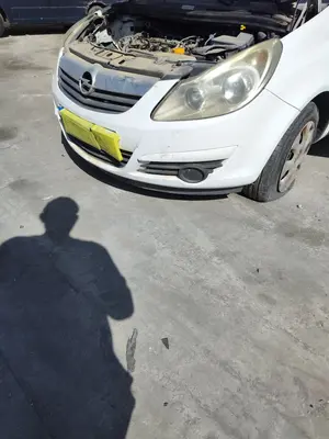 Foto de PARAGOLPES DELANTERO OPEL CORSA D 1.3 16V CDTI (75 CV / 55 KW) foto 5