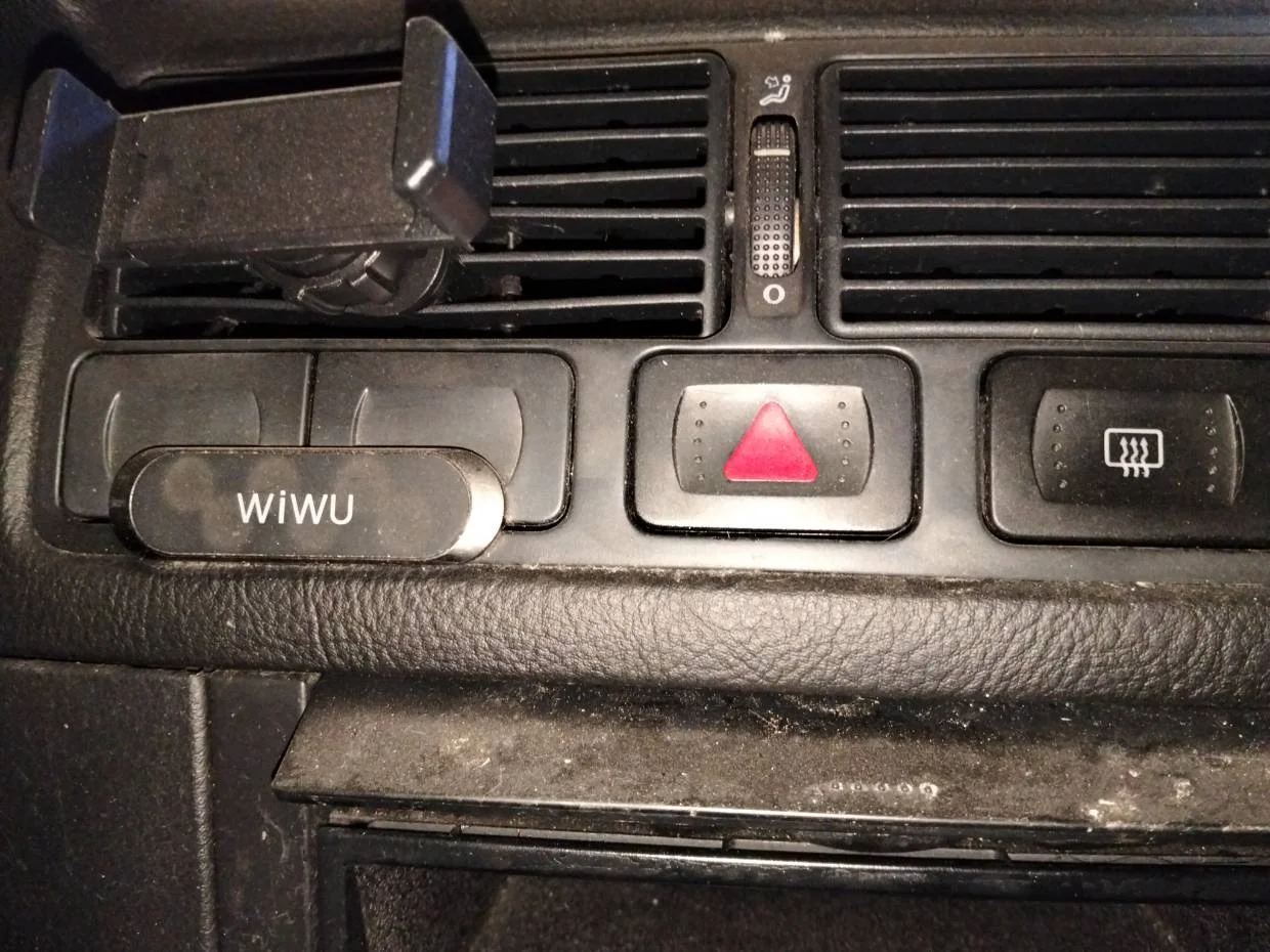 Foto de WARNING VOLKSWAGEN GOLF IV BERLINA (1J1)(10.1997)