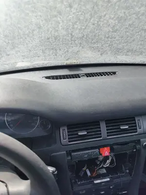 Foto de SALPICADERO AUDI A6 BERLINA (4B2) 2.5 V6 24V TDI (180 CV / 132 KW) referencia 4B1857008G FKZ foto 3