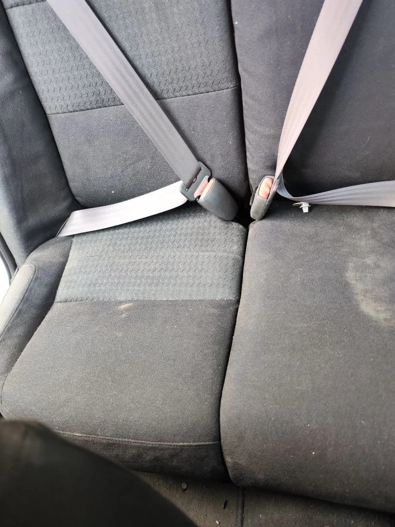 Foto de ENGANCHE CINTURON TRASERO CENTRAL VOLVO S40 BERLINA 1.9 Diesel CAT (116 CV / 85 KW)