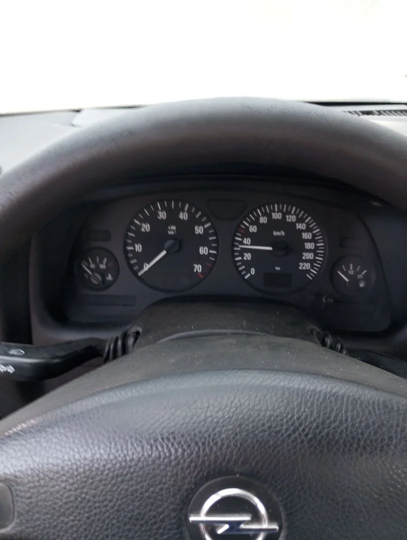 Foto de CUADRO INSTRUMENTOS OPEL ASTRA G BERLINA 1.6 CAT (Z 16 SE / L55) (84 CV / 62 KW)