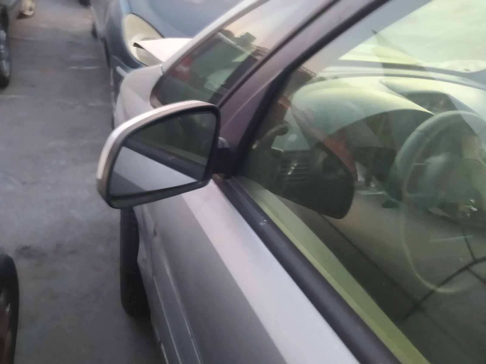 Foto de RETROVISOR IZQUIERDO OPEL MERIVA 1.7 16V CDTI (101 CV / 74 KW)