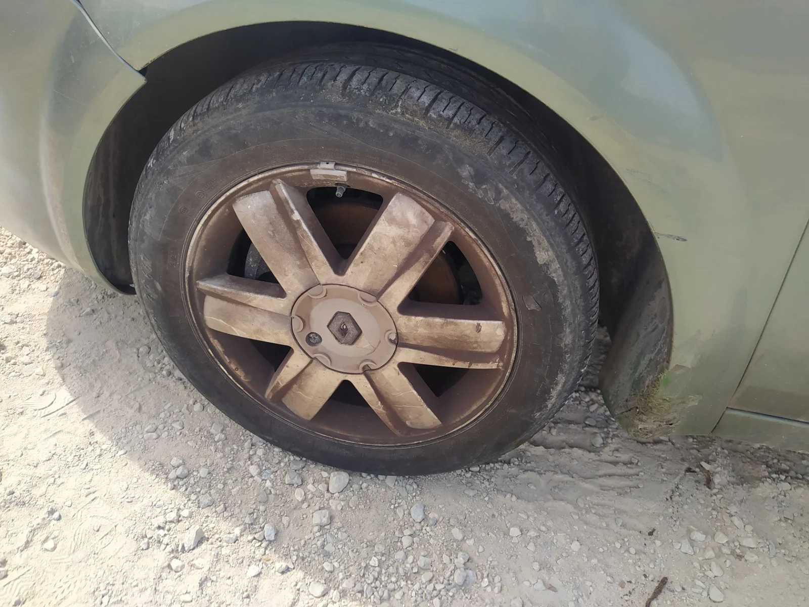 Foto de PINZA DE FRENO TRASERA DERECHA RENAULT SCENIC II (JM) 1.6 16V (113 CV / 83 KW) referencia 7701208257