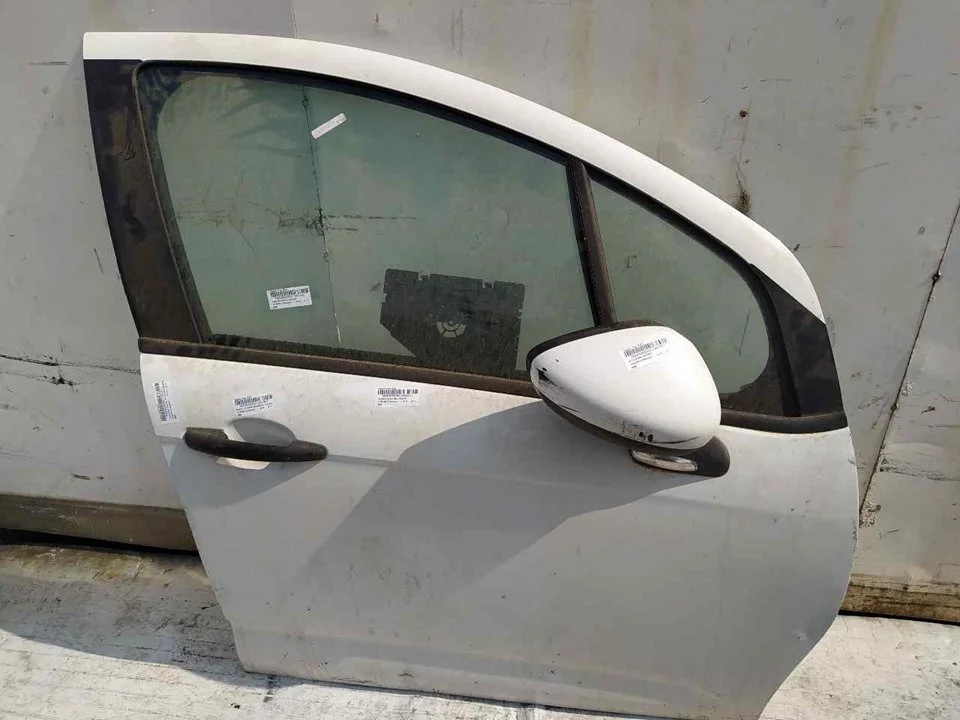 Foto de LUNA DELANTERA DERECHA CITROEN C3 1.4 HDi (68 CV / 50 KW)